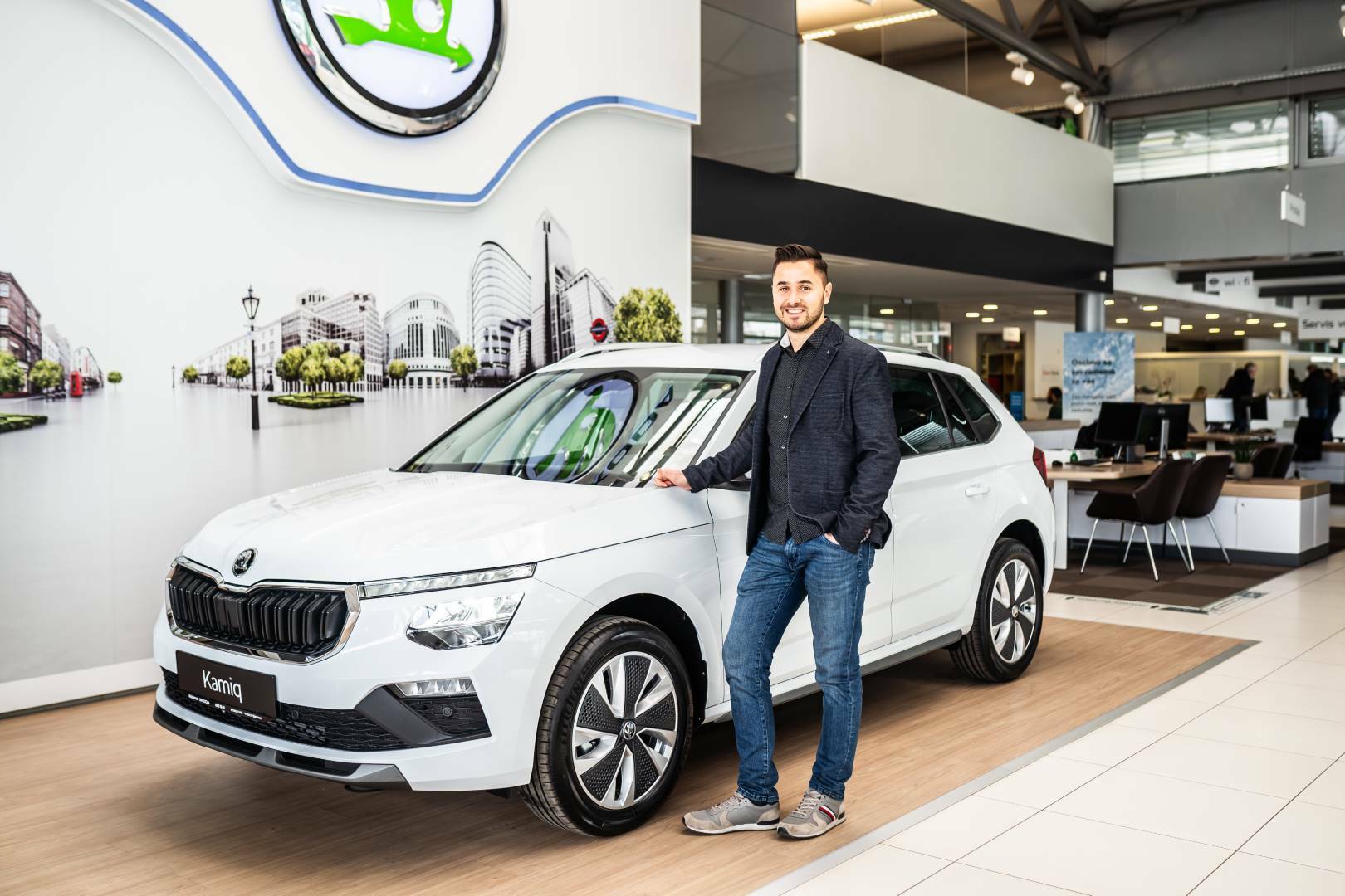 Novi Škoda Kamiq in prodajni svetovalec Blaž Erjavec